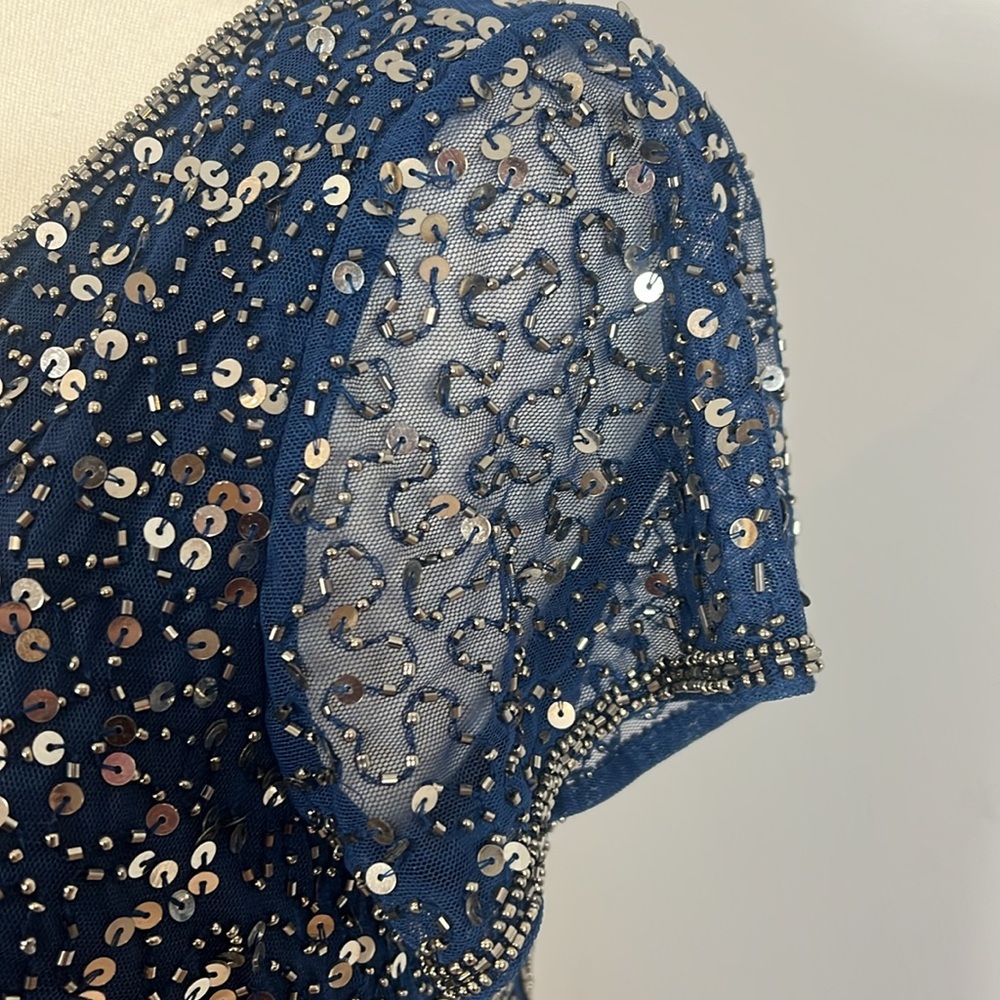 Evening Essentials Elegant Navy Sequin Gown - Picture 8 of 17